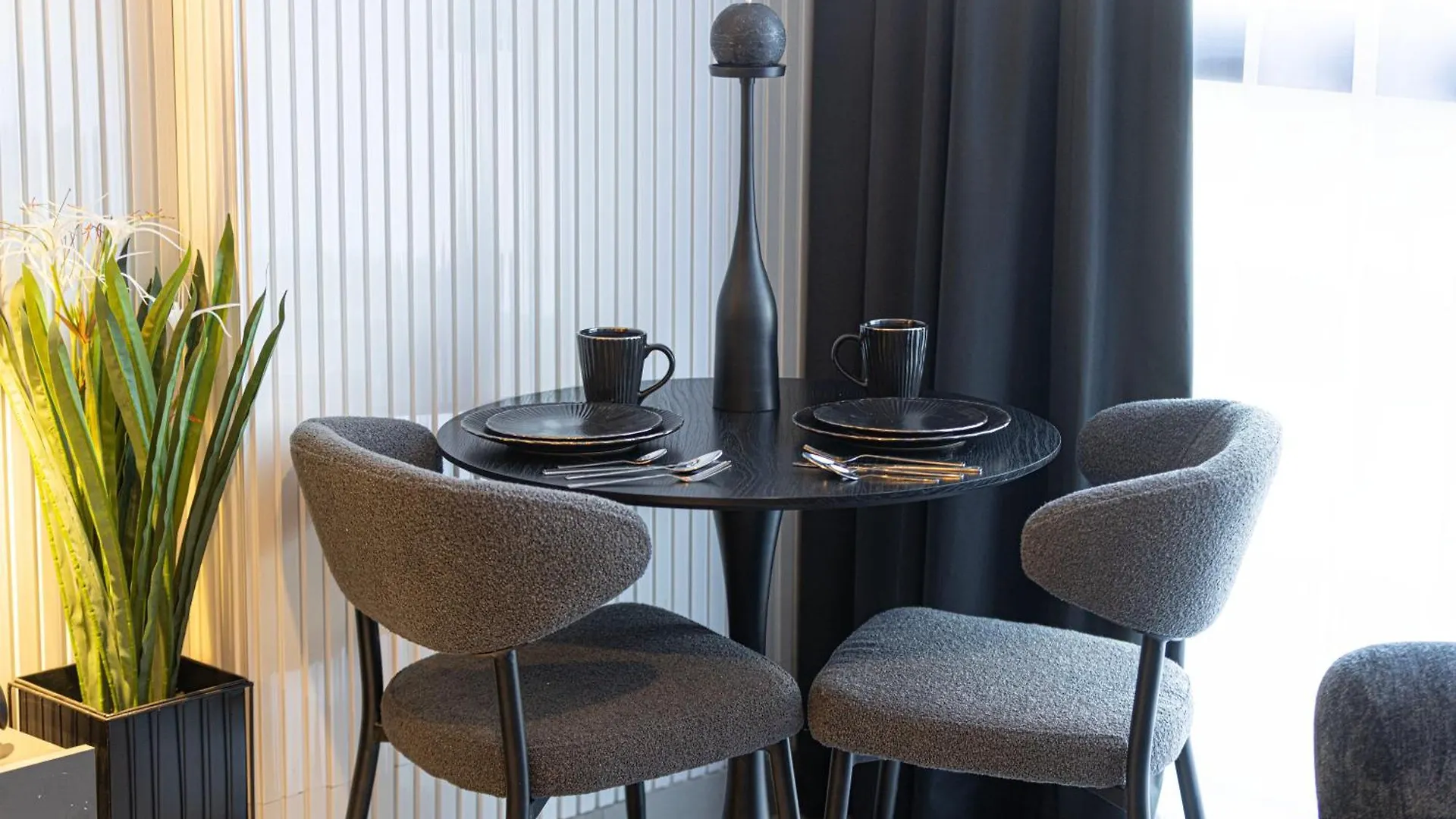 Lägenhet 1Br The Black Knight Suite By Blue Cloud Holidays Sharjah Förenade Arabemiraten