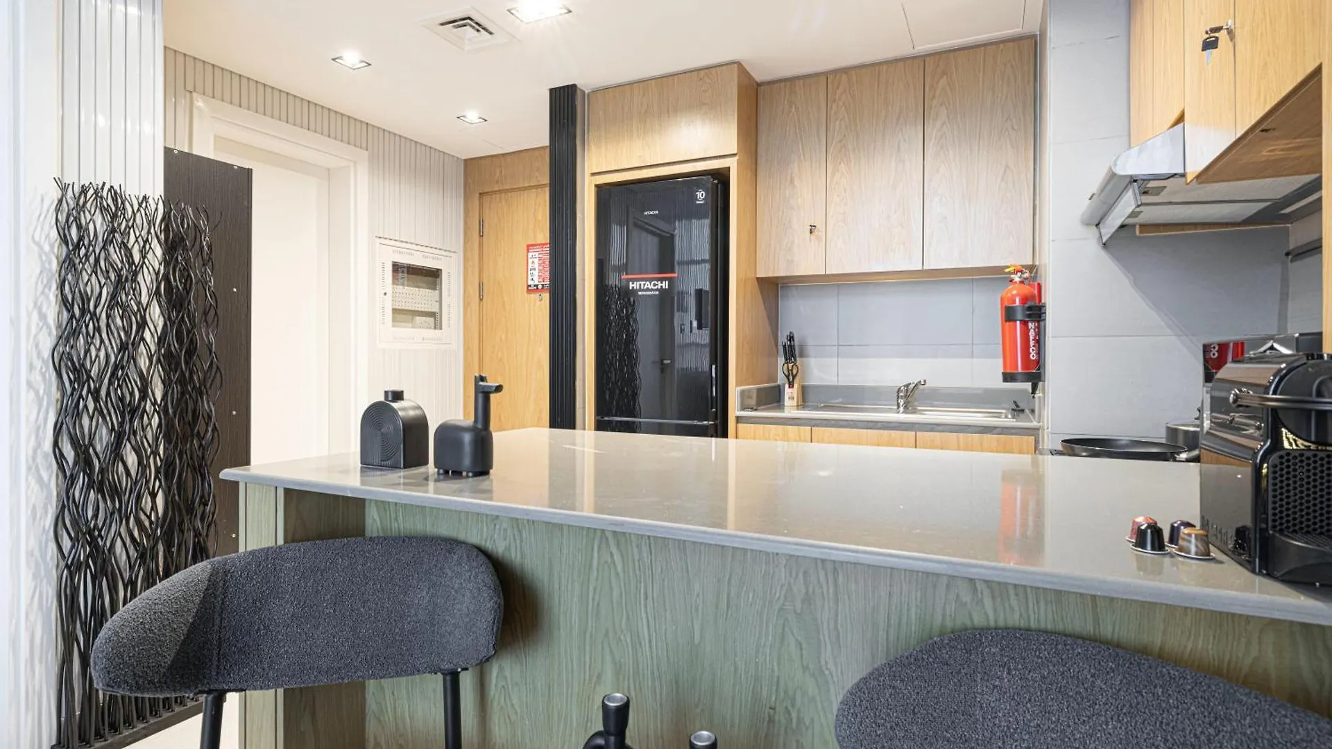 Lägenhet 1Br The Black Knight Suite By Blue Cloud Holidays Sharjah