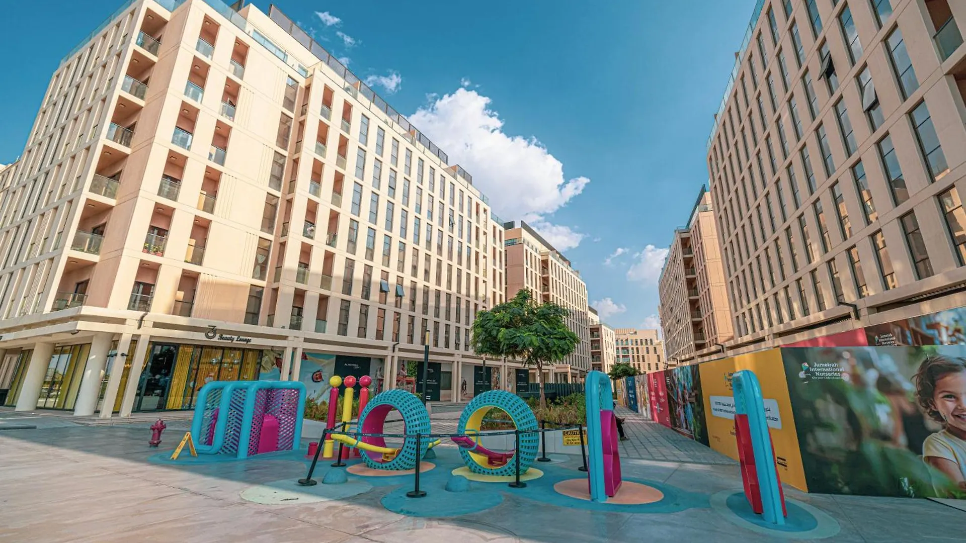 1Br The Black Knight Suite By Blue Cloud Holidays Sharjah Lägenhet