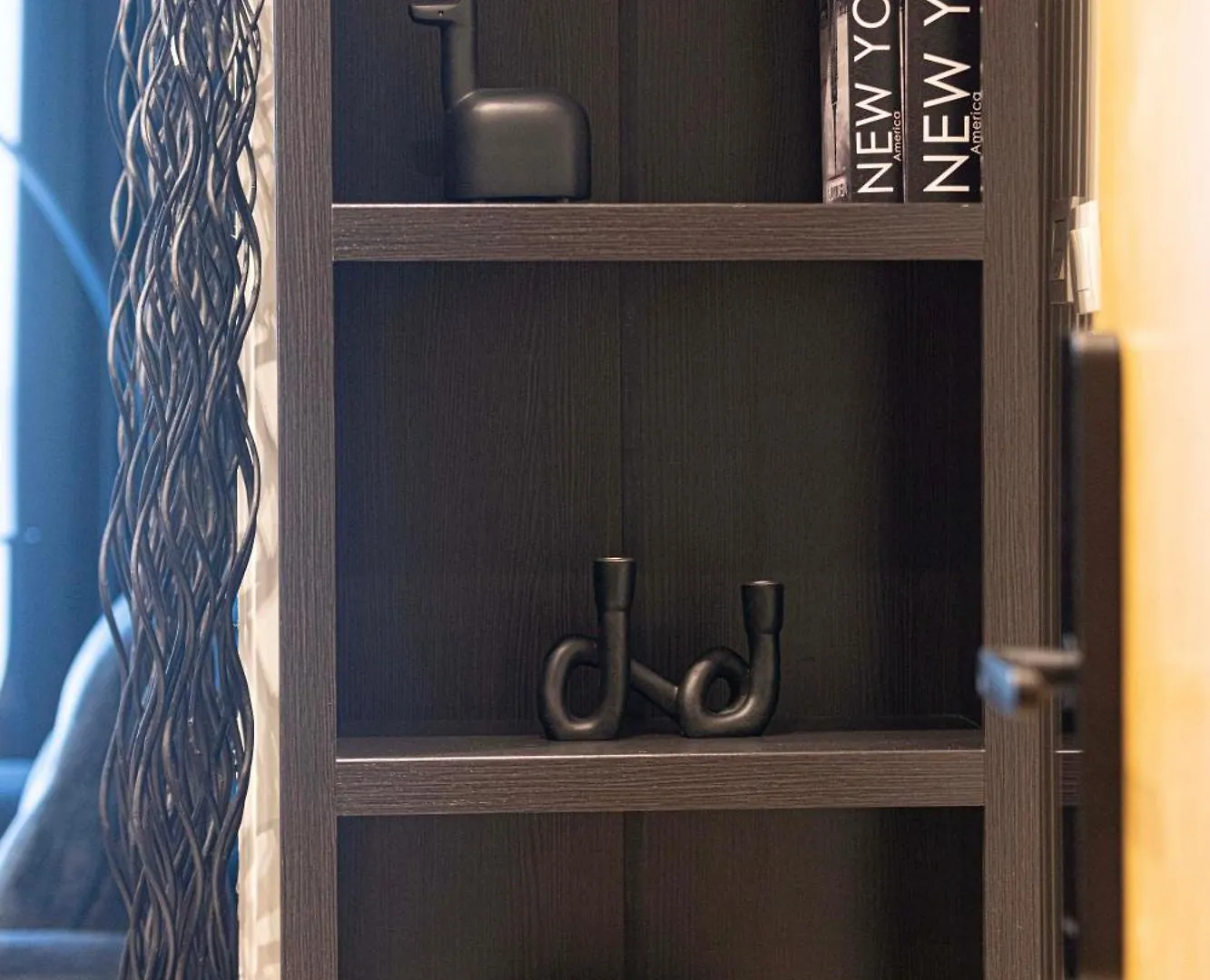 1Br The Black Knight Suite By Blue Cloud Holidays Sharjah United Arab Emirates