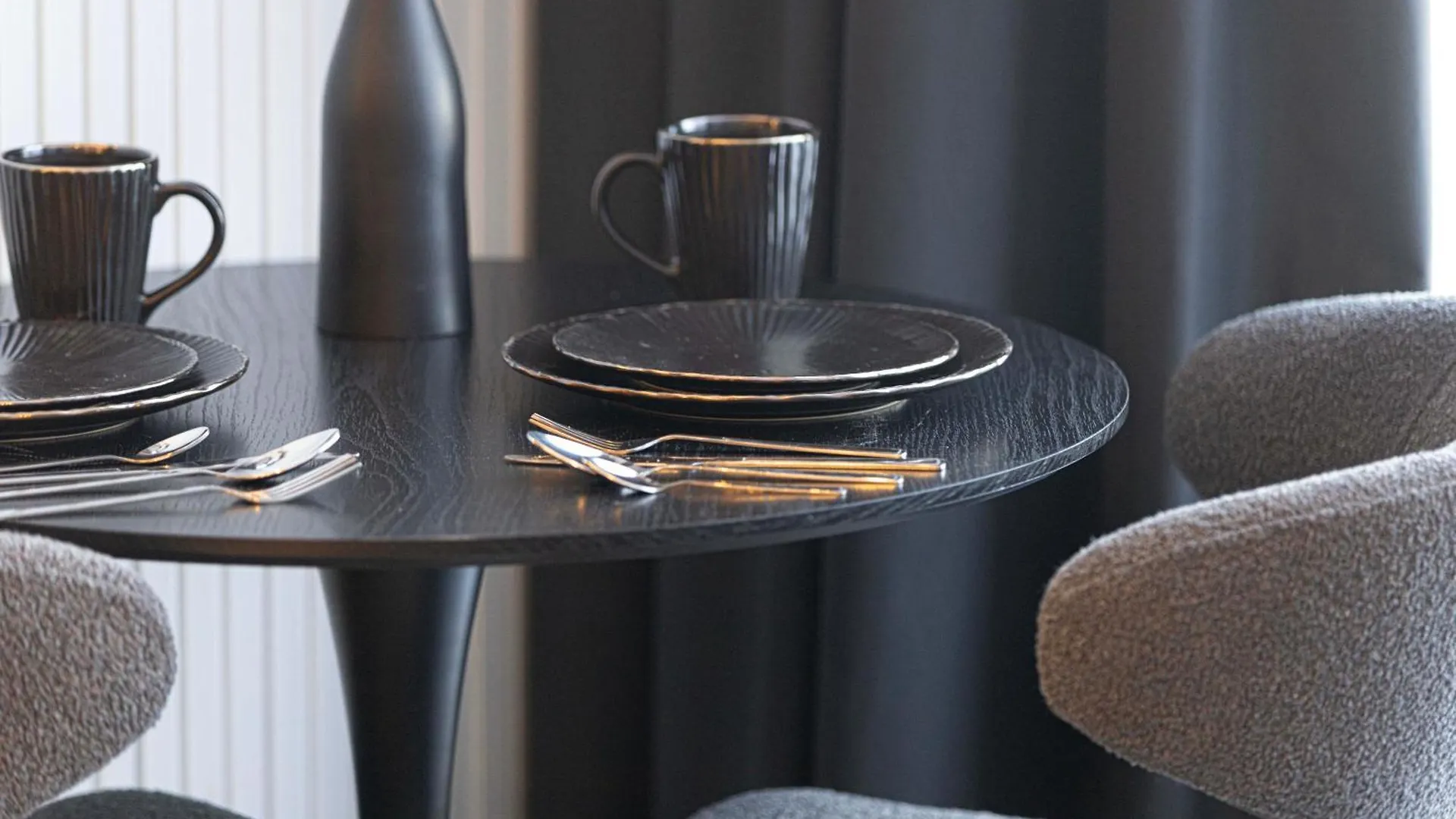 1Br The Black Knight Suite By Blue Cloud Holidays Sharjah Apartment