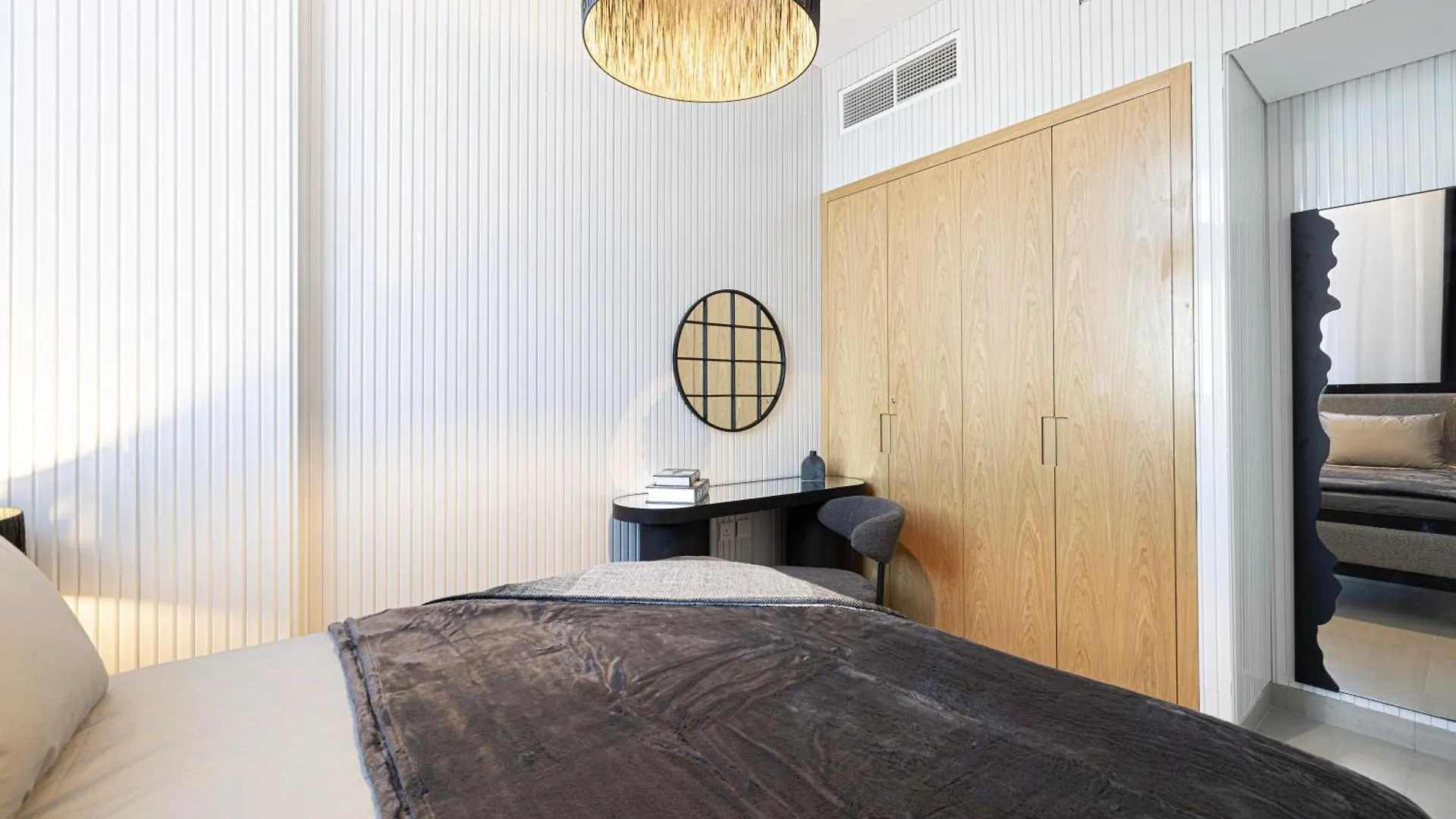 Apartment 1Br The Black Knight Suite By Blue Cloud Holidays Sharjah